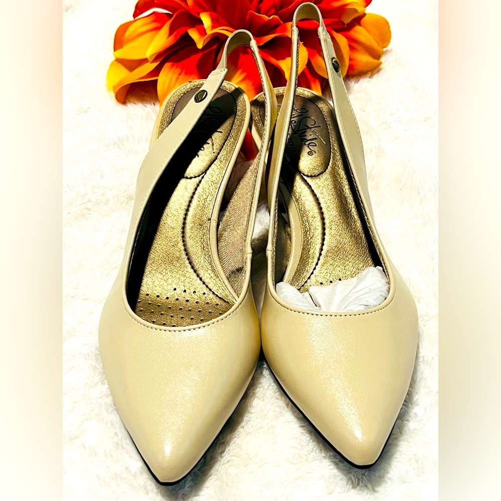 LifeStride Cream Shena Slingback Heels